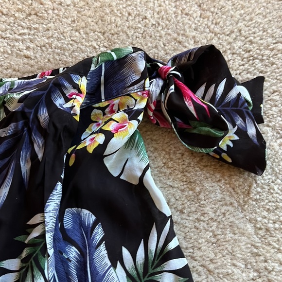 Womens wrap around long skirt - Picture 2 of 3